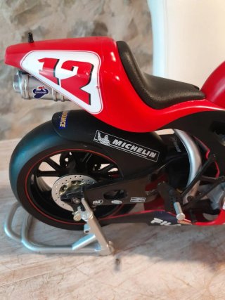 Moto Ducati 1/12 Colección