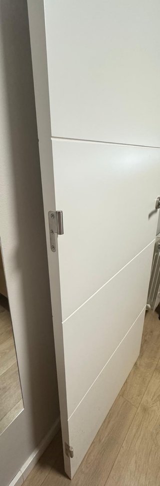 Puerta blanca moderna