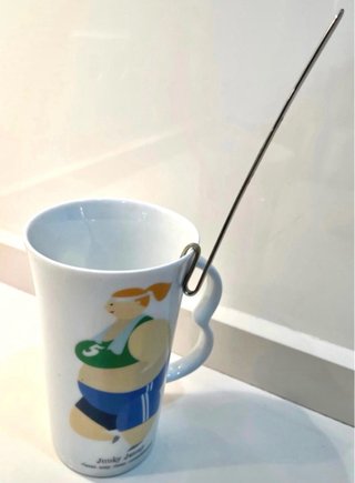 Taza alta con cuchara autosujetable