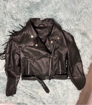 Cazadora polipiel negra con flecos Talla S