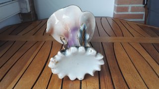 Jarrón de cerámica con forma de cala