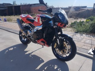 Aprilia Tuono 1000R Naked