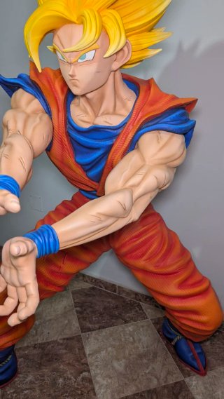 Figura Goku Tamaño Real