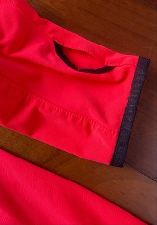 Chaqueta Reebok Roja con Capucha