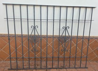 Reja de hierro forjado decorativa