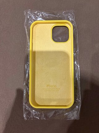 Funda iPhone 15 Amarilla Apple