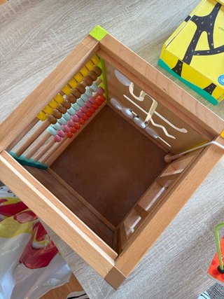Cubo actividades madera bebé