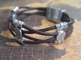 Pulsera Cuero y Zamak Baño Plata