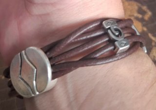 Pulsera Cuero y Zamak Plata