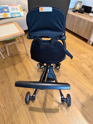 Silla de paseo negra de 6 meses a 12 meses ( 15kg)