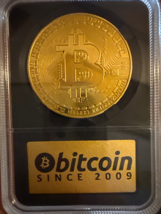 Moneda Bitcoin Dorada