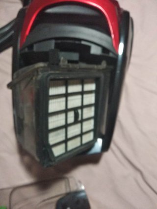 Aspiradora Compacta 700 W