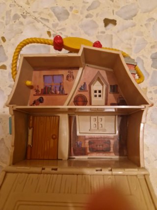 Casa Bella Desplegable Muñeca