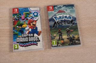 Nintendo Switch + Pokémon Arceus + Mario Wonder