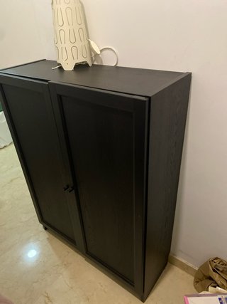 Cómoda negra Ikea 80x30x106 (vendo vitrina a juego