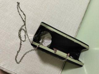 Cartera de mano negra para ceremonias