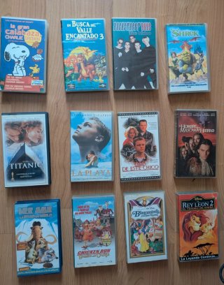 Lote 12 VHS Películas Infantiles y Juveniles