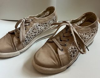 Zapatos cuña encaje beige talla 39