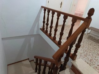 Baranda de madera maciza torneada