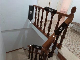 Baranda de madera maciza torneada