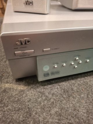 Home Cinema JVC Beige y Plata