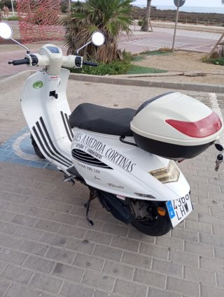 Daelim Besbi 125cc Scooter