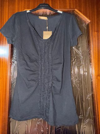 Blusa Conbipel nera con rouches