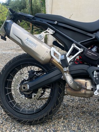 BMW F900 GS