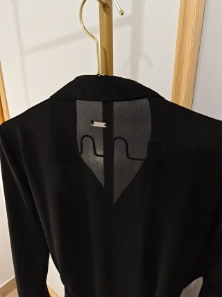 Vestido negro Guess