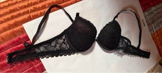 Conjunto sujetador y braguita encaje negro