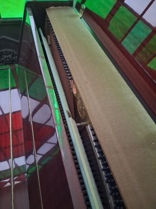 Piano Yamaha M1J