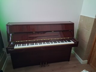 Piano Yamaha M1J