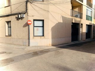 Local comercial o almacen 170m2 en Roquetes