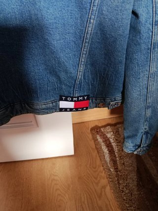 Cazadora vaquera Tommy Jeans borreguillo
