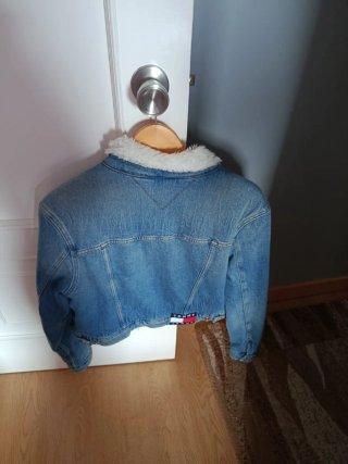 Cazadora vaquera Tommy Jeans borreguillo
