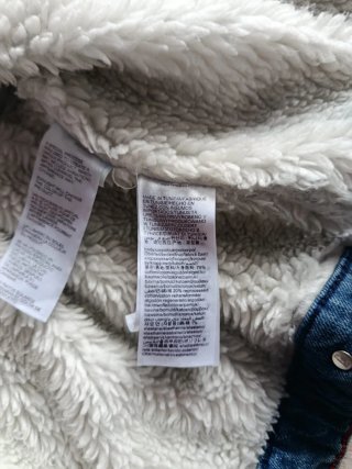 Cazadora vaquera Tommy Jeans borreguillo