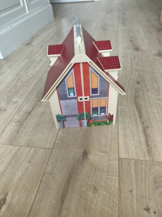 Casita Playmobil con muebles