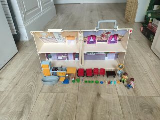 Casita Playmobil con muebles