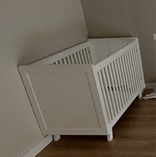 Cuna artesanal en perfecto estado