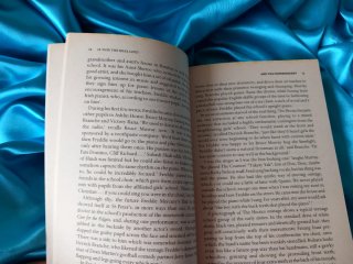 Pack QUEEN- LIBRO + DVD