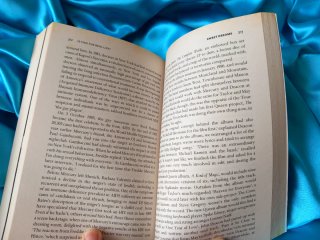 Pack QUEEN- LIBRO + DVD