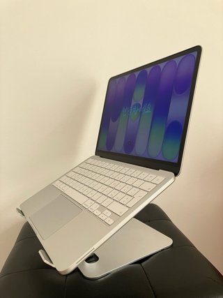 MacBook Neo Argento