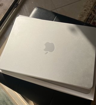 MacBook Neo Argento
