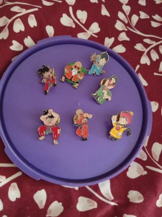 Lote 7 pines Dragon Ball