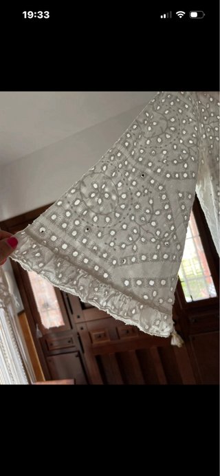 Vestido blanco calado con botones