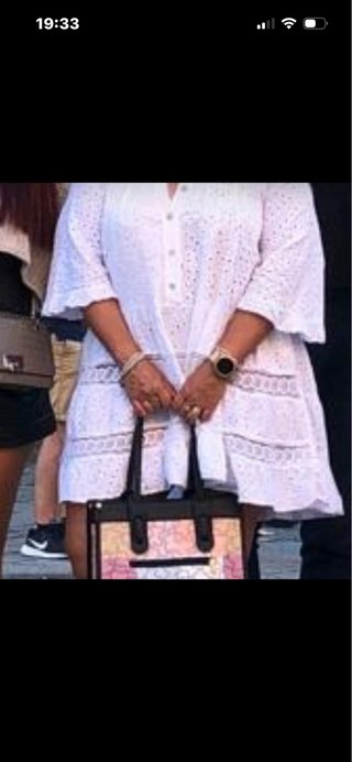 Vestido blanco calado con botones