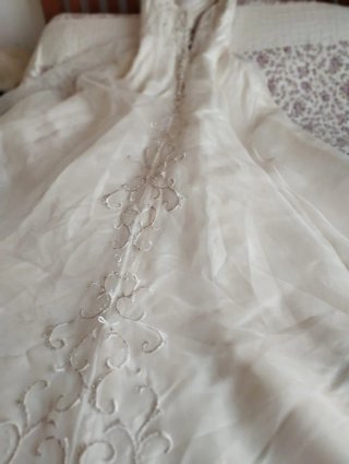 Vestido de Novia color champan con Bordados.