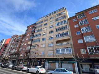Piso en León cerca del centro para eclipse solar