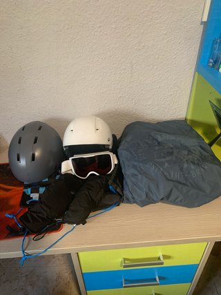 Lote equipo esquí: Cascos, gafas y manoplas