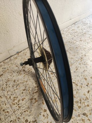 Rueda trasera bicicleta con piñon